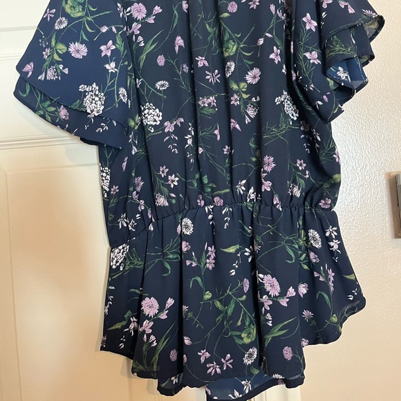 Flutter sleeve top - Picture 4 of 4